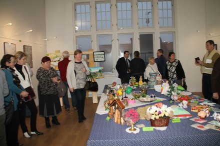 W trakcie oglądania wystawy Grupy Twórców Wiślanie